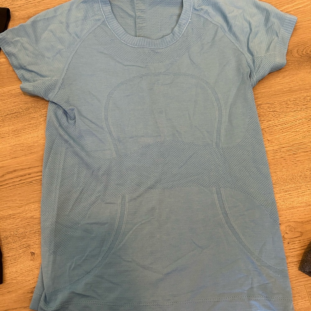 LULULEMON Women's Blue Short Sleeve Top